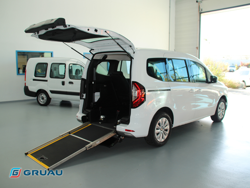 Renault Kangoo TPMR 1 fauteuil (1)